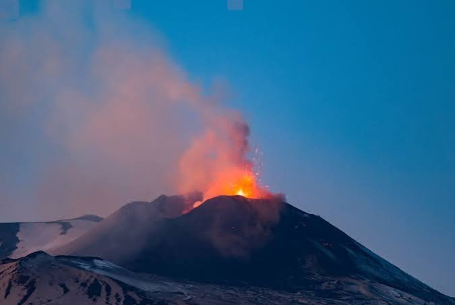 Paisaje del volcán Etna en Sicilia
